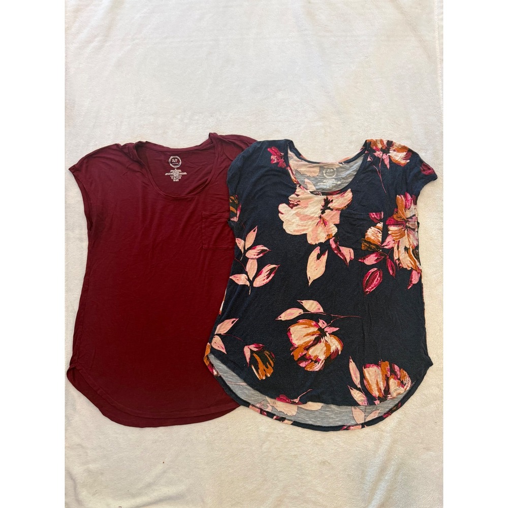 Maurices 24/7 Women Medium T-Shirts Floral Navy & Burgundy Short Sleeve 2pk